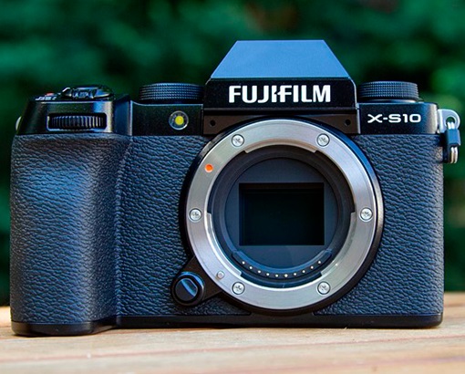 Fujifilm X-S10 front view
