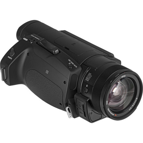 Видеокамера Sony FDR-AX700 - фото8