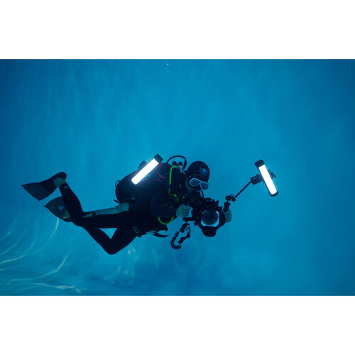 Осветитель светодиодный Godox Dive Light WT40D для подводной съемки - фото7