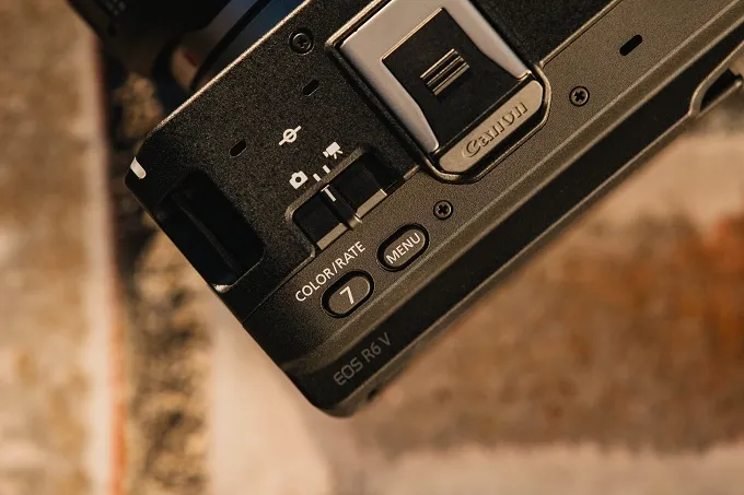 Canon EOS R6 V