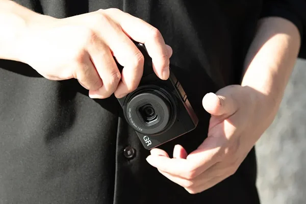 RICOH GR IV