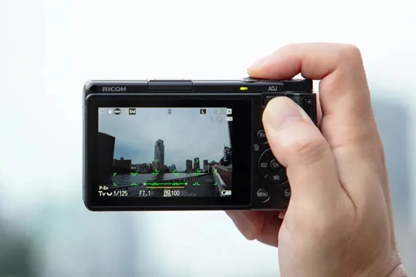 Ricoh GR IV