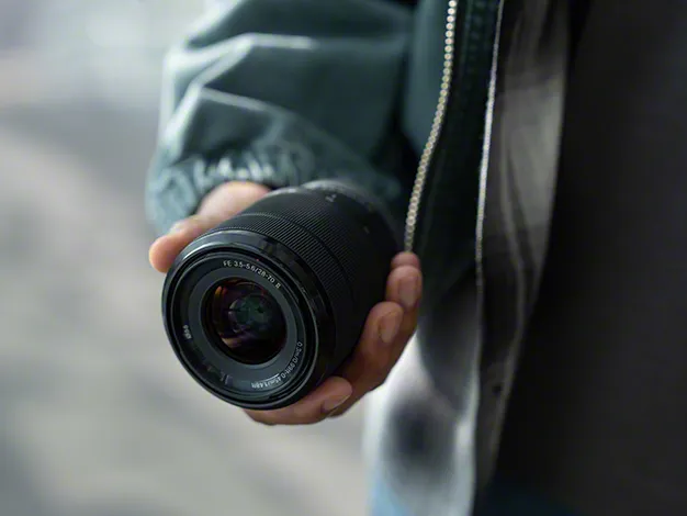 Sony FE 28-70mm f/3.5-5.6 OSS II