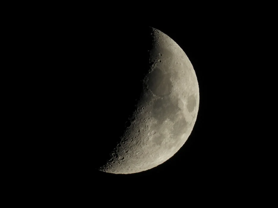 Nikon Coolpix P1100 Moon mode