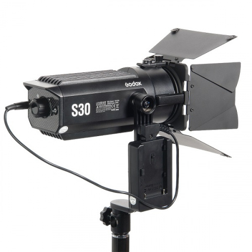 Осветитель светодиодный Godox S30 фокусируемый - фото8
