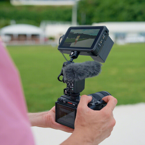 Цифровая кинокамера Sony FX30 с ручкой XLR (ILME-FX30) - фото10